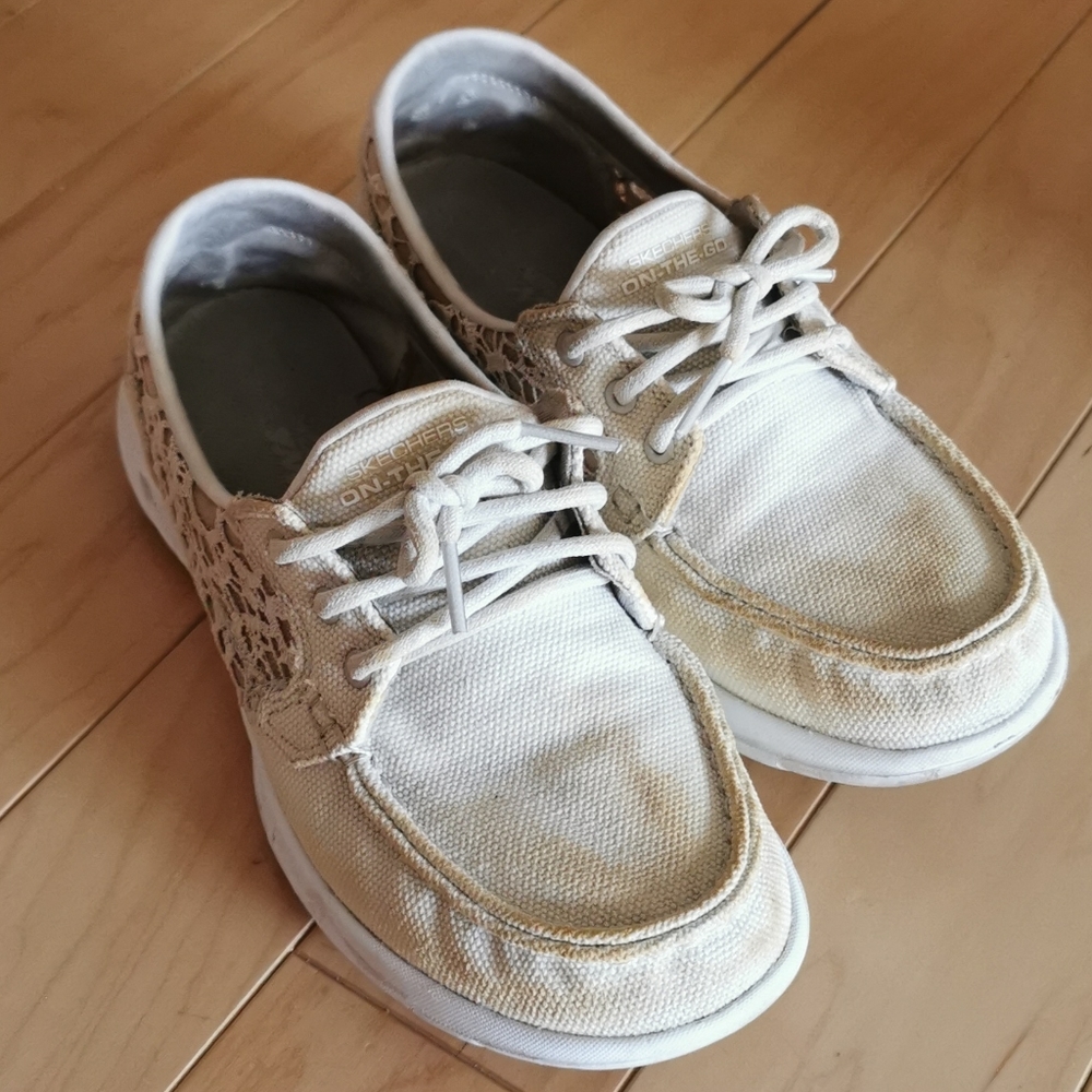 Sketchers sneaker